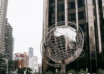 Beyond Monica: Deconstructing the $150 Million Courteney Cox Financial Empire